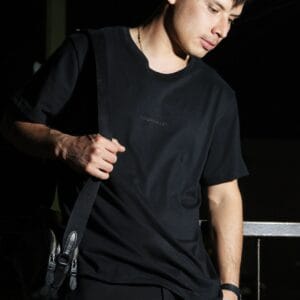 Playera Regular - Negro | EVERYWHERE