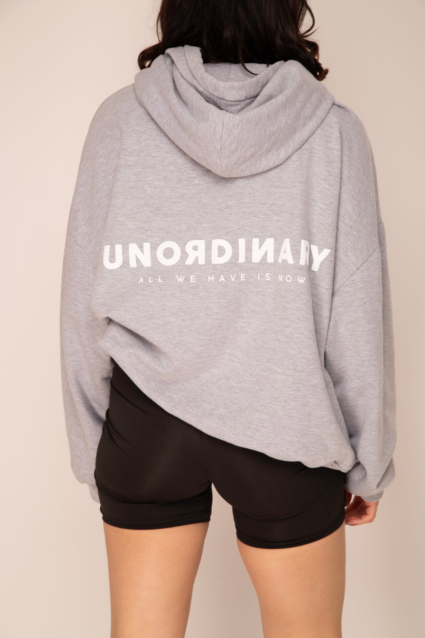 Hoodie Unordinary Oversize - Gris | EVERYWHERE - Image 2